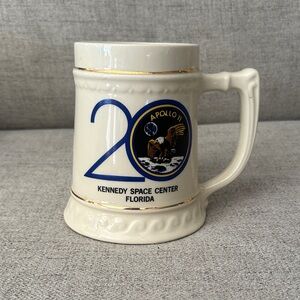 Vintage 20 year 1969-1989 NASA APOLLO 11 MOON LANDING MUG KENNEDY SPACE CENTER